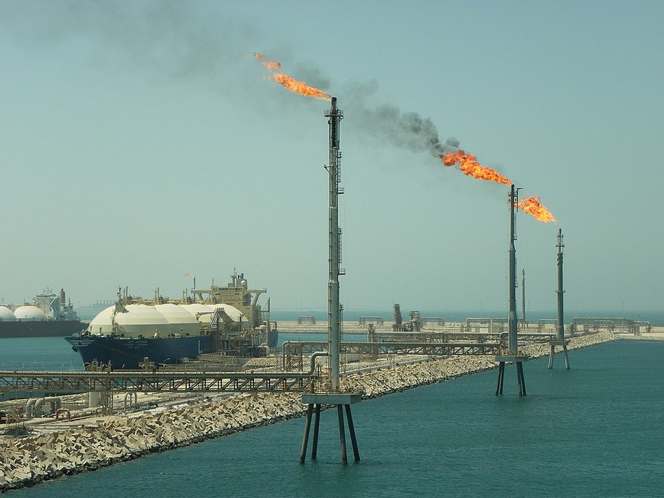 Ras Laffan Industrial City ist Katars Hauptstandort für die Produktion von Flüssigerdgas und dessen Verschiffung auch nach Europa (Bild Matthew Smith @ Flickr)